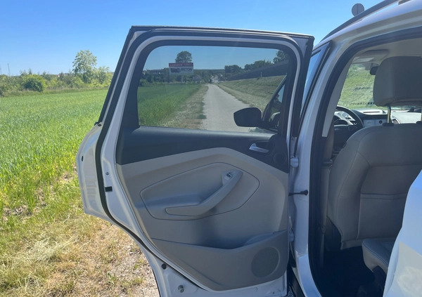 Ford Escape cena 52800 przebieg: 126000, rok produkcji 2017 z Knurów małe 781
